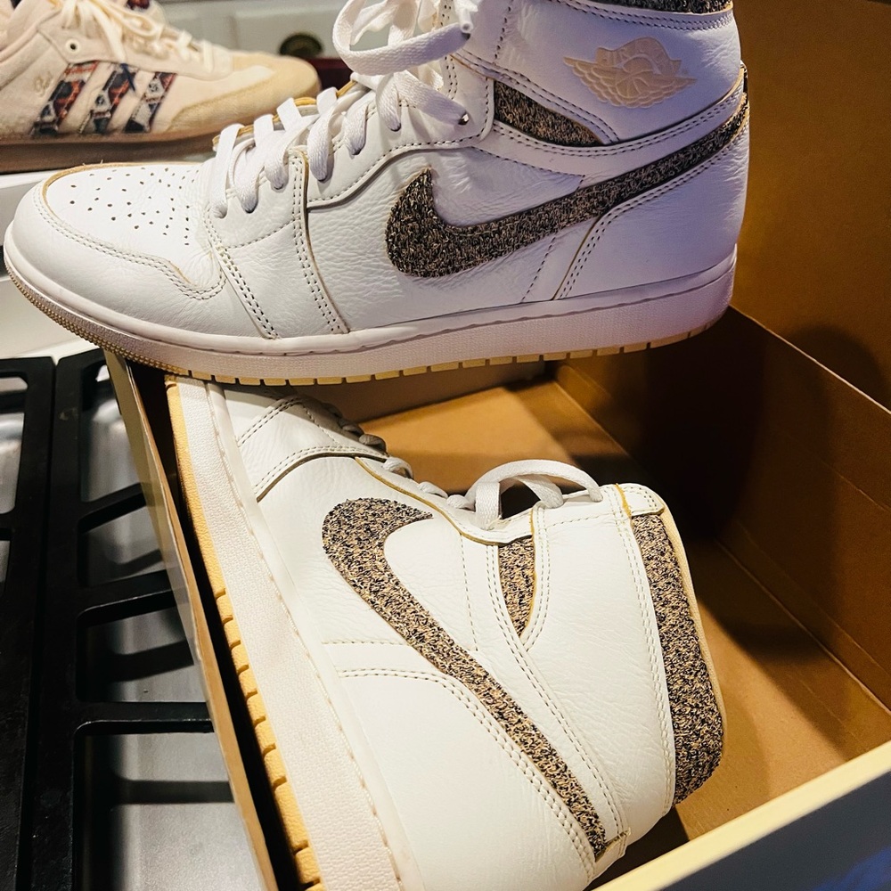 Nike Air Jordan 1 High White and Speckled Sneakers